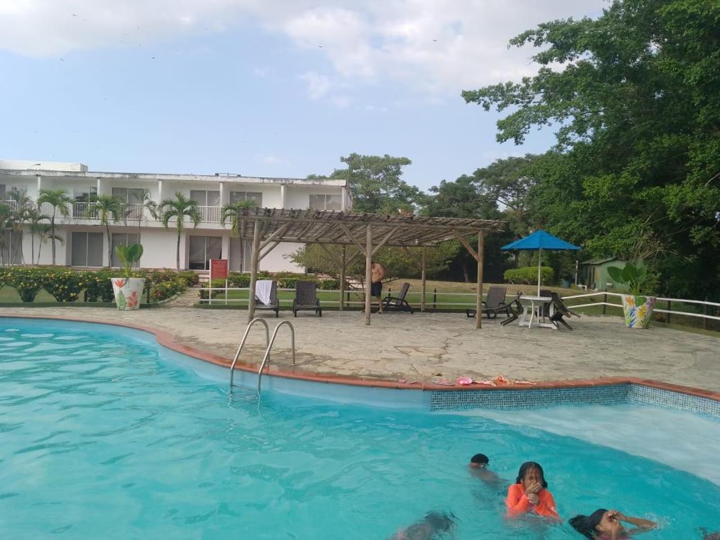 Hotel Parador Tropical - Cartagena — Photos 3